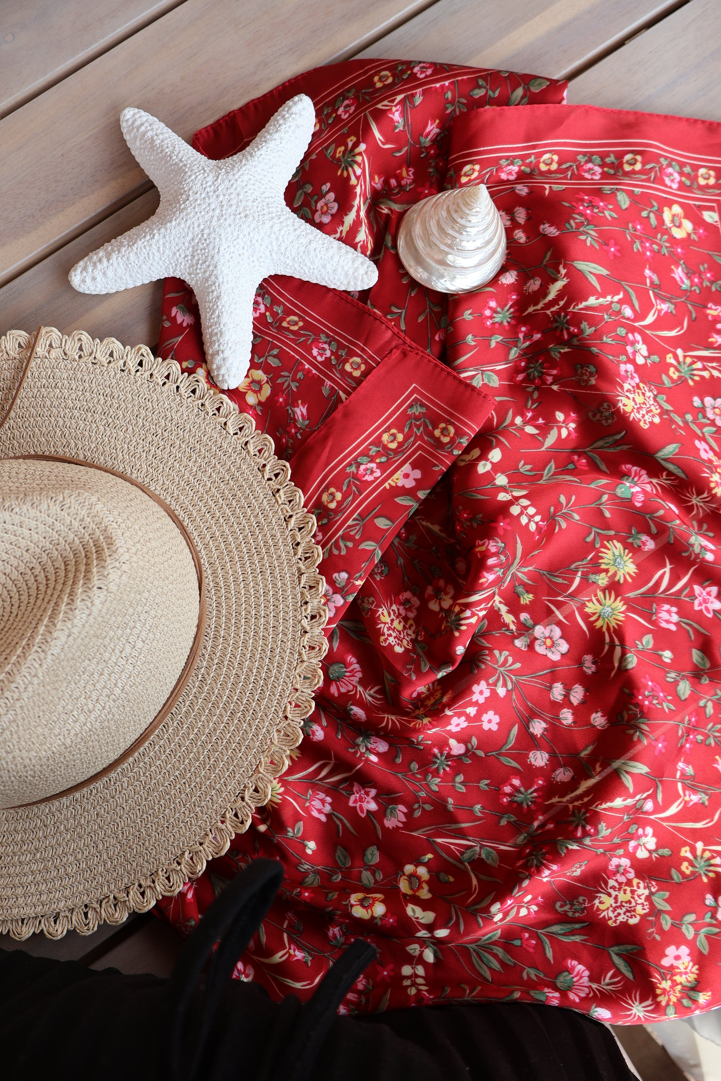 Foulard Rouge Avec Motifs ALONZO