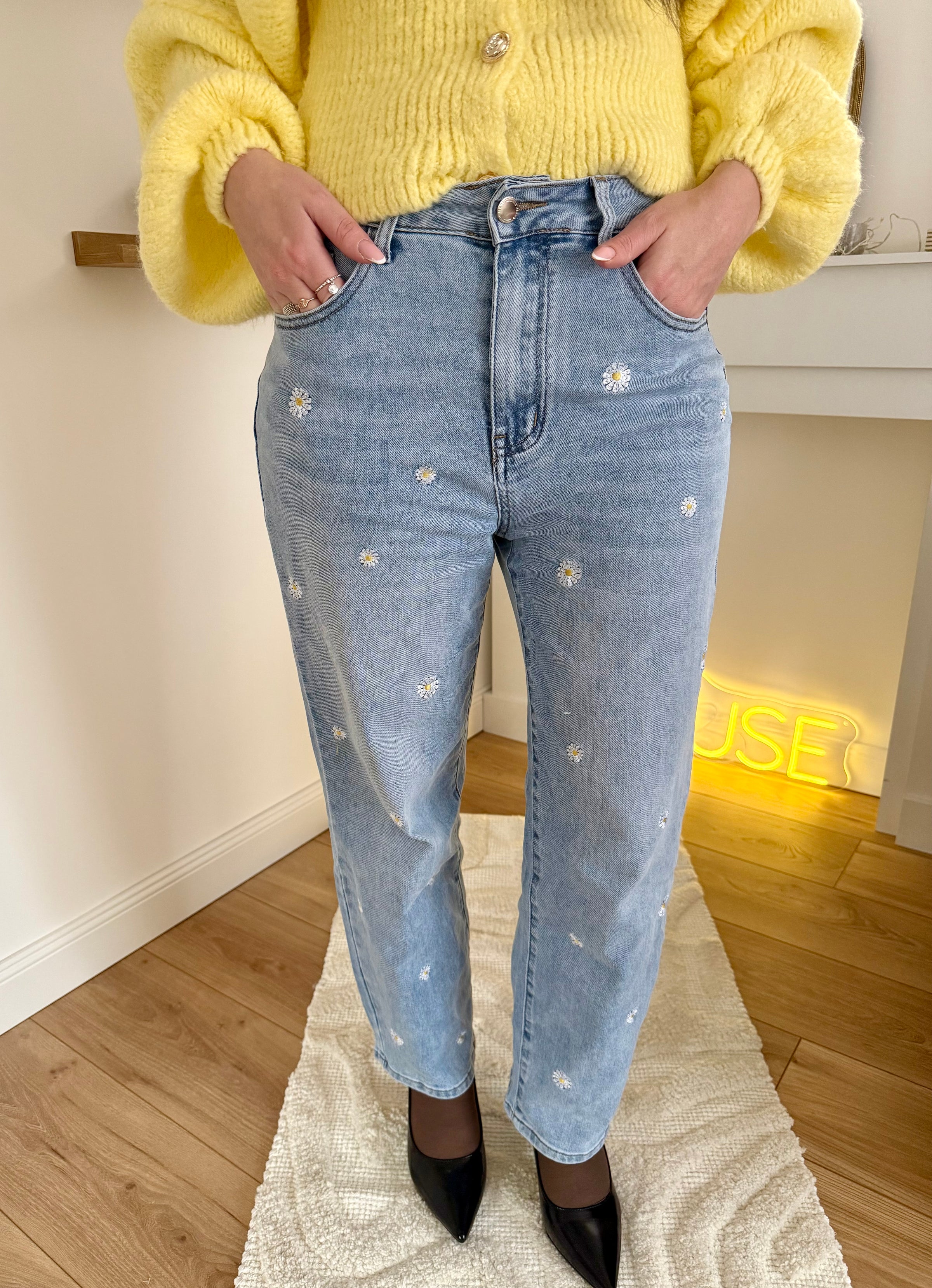 Jean fleuri brodé MARGUERITE