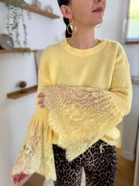 Pull doux manches en dentelle ALMA