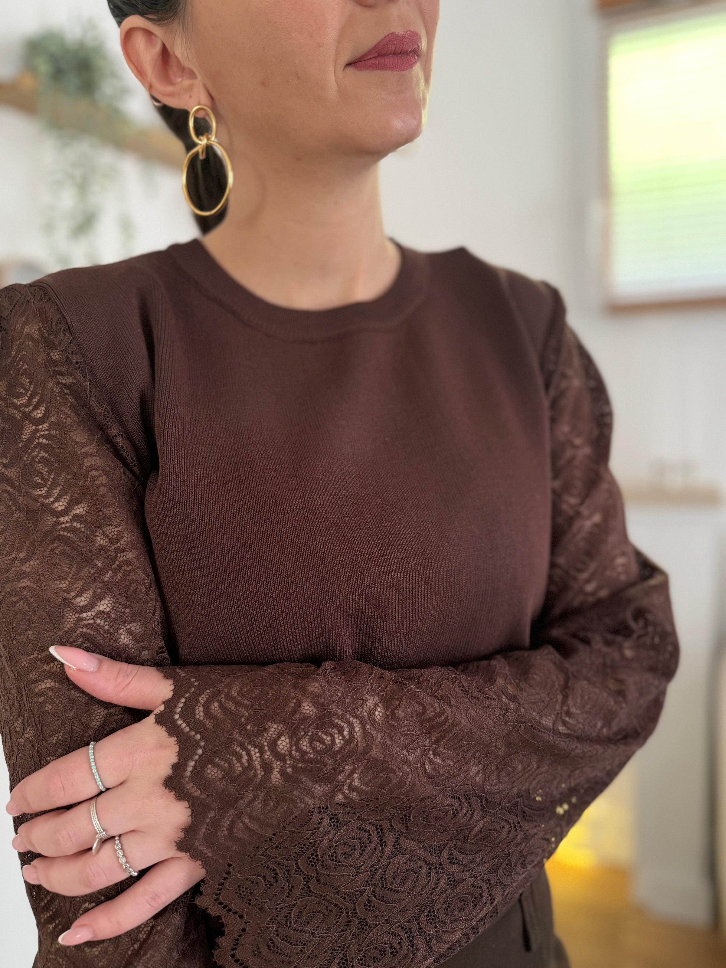 Pull en dentelle élégante MARTA