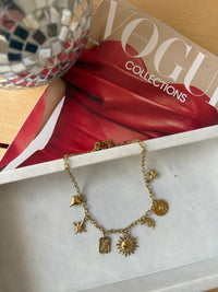 Collier doré avec breloques CARRIE