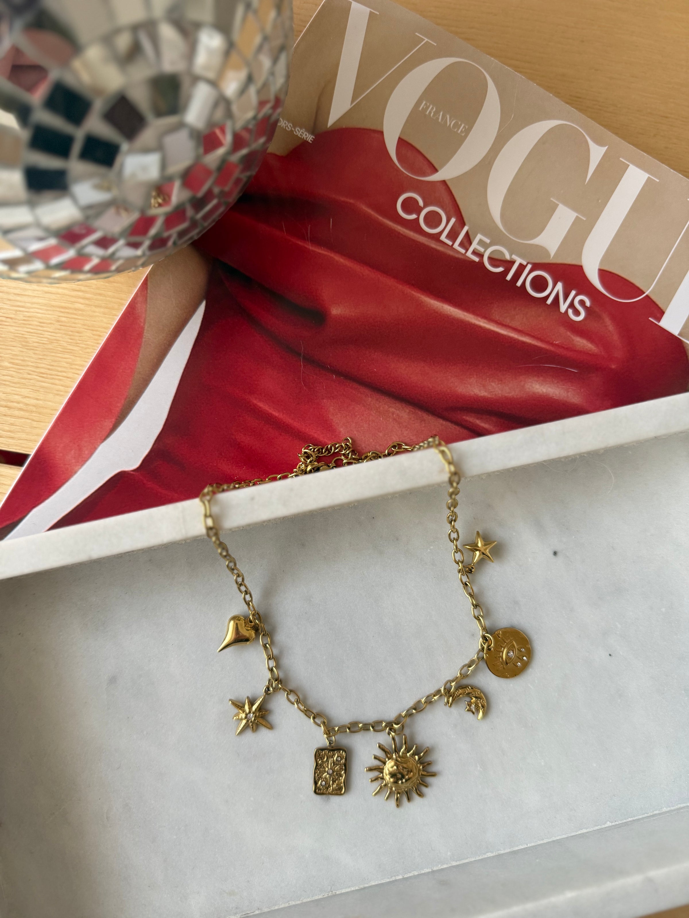 Collier doré avec breloques CARRIE