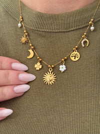 Collier en acier doré avec breloques MÉLIA